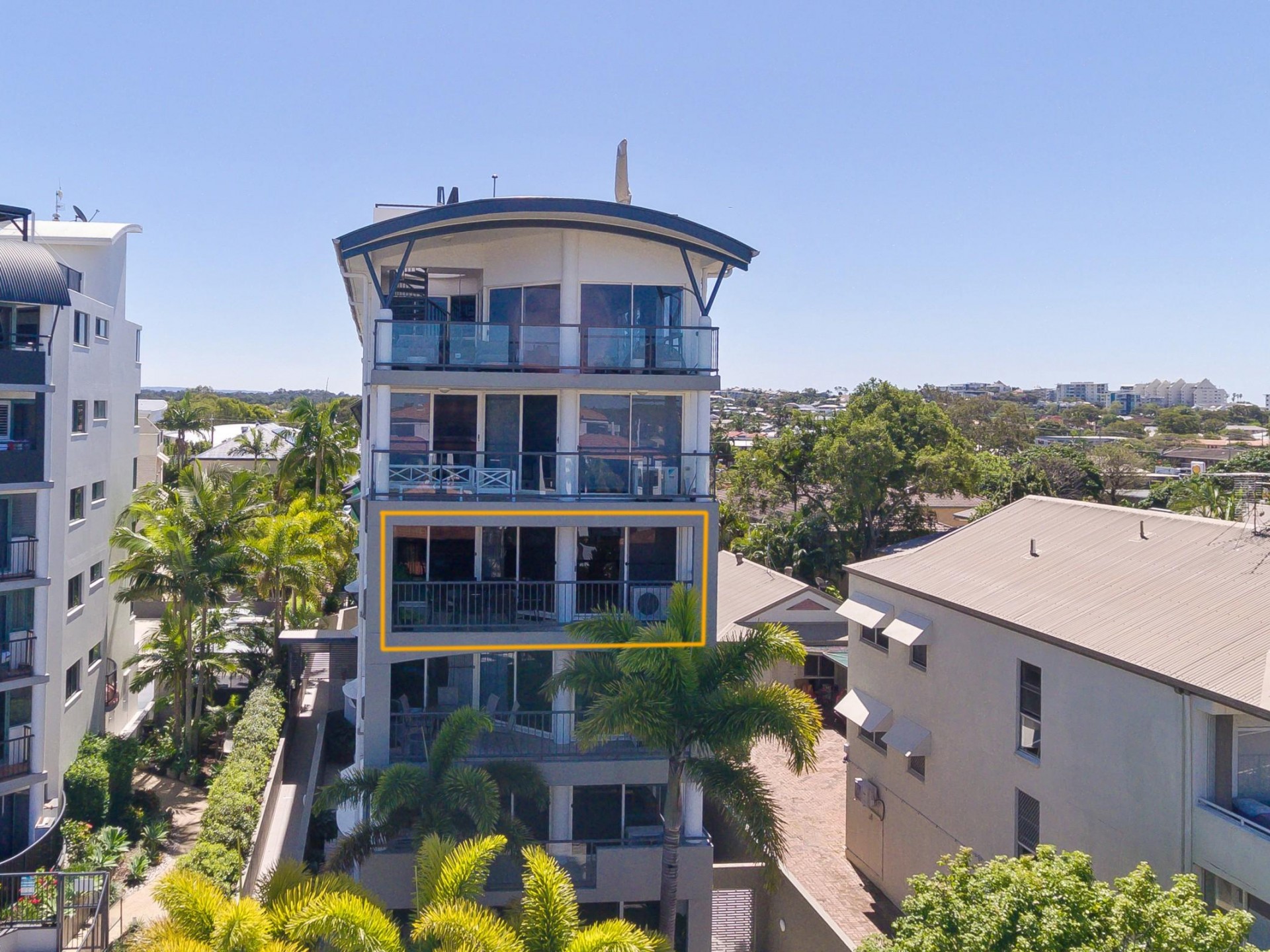 RIVA APARTMENTS MOOLOOLABA - A TRULY UNIQUE AND EXCLUSIVE LIFESTYLE OPPORTUNITY