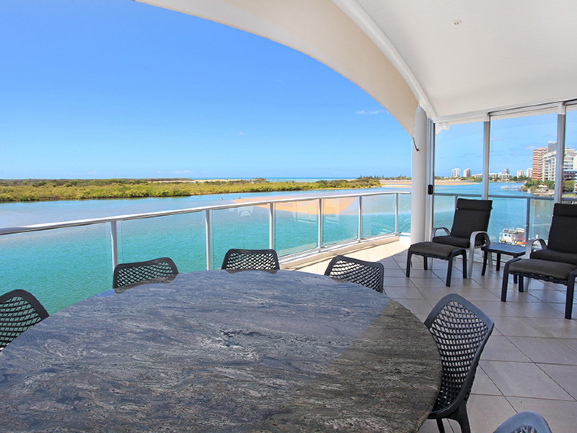 ABSOLUTE WATERFRONT PENTHOUSE WITH AMAZING RIVER/OCEAN VIEWS!